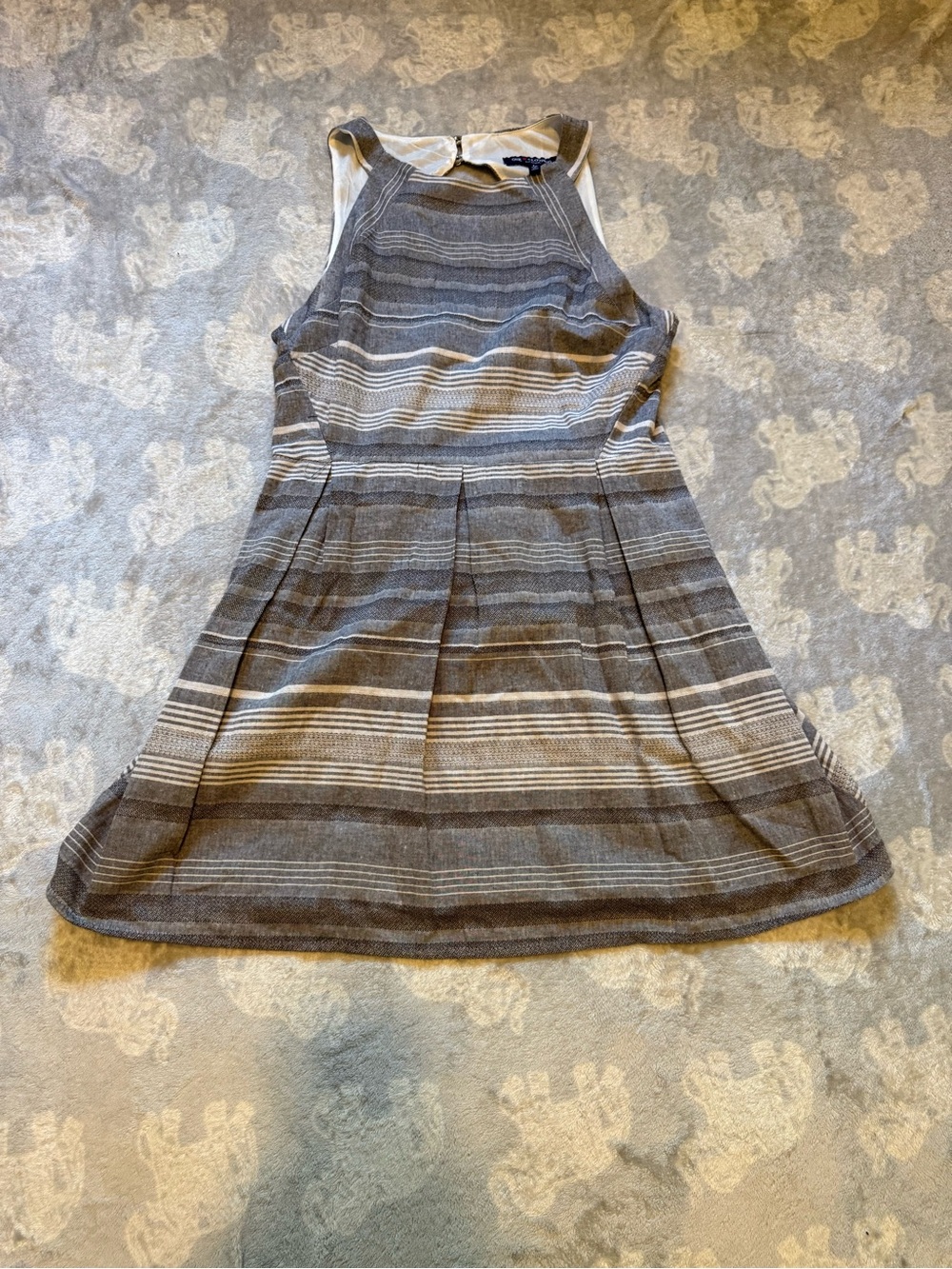 one clothing Gray & White Striped Sleeveless Maxi Dress large